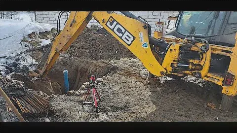 Кессон для скважины пластик или металл, цена установки.